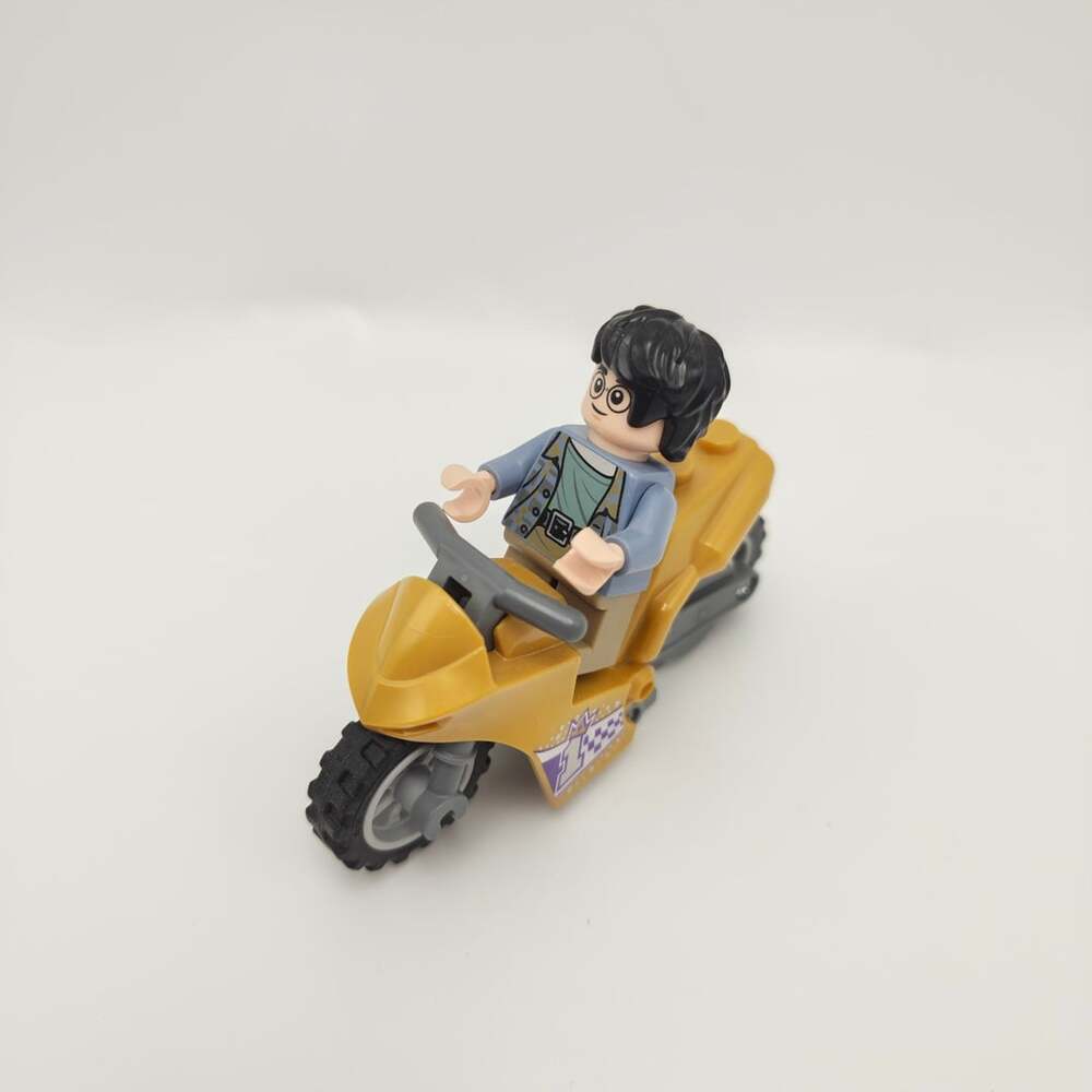 LEGO Harry Potter Minifigure 76405 with Gold Stunt Bike from LEGO CITY 60311